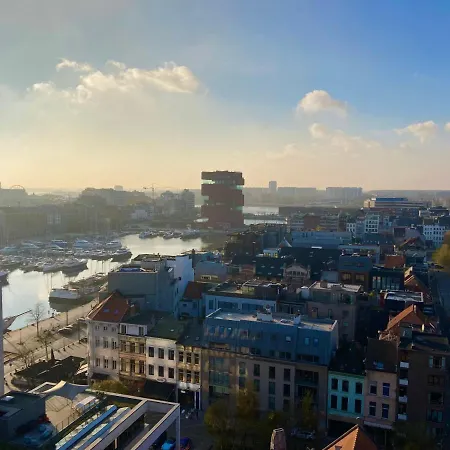 London Tower - Antwerpen